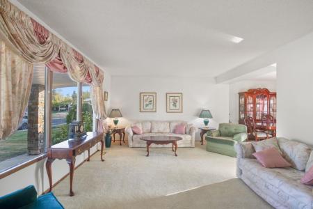 29 ALLAN CLOSE, Red Deer, Alberta T4R 1A4, Canadá