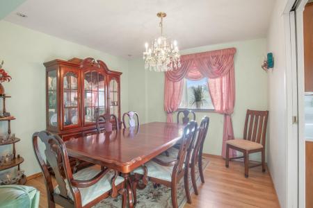 29 ALLAN CLOSE, Red Deer, Alberta T4R 1A4, Canadá