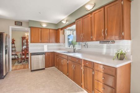 29 ALLAN CLOSE, Red Deer, Alberta T4R 1A4, Canadá