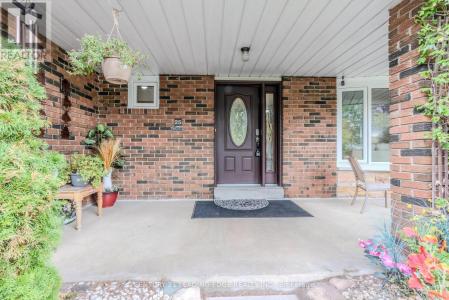 25 DANZIG STREET, Toronto (west Hill), Ontario M1E 2L1, Canada