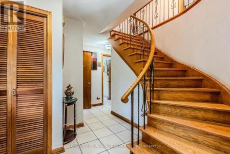 25 DANZIG STREET, Toronto (west Hill), Ontario M1E 2L1, Canada