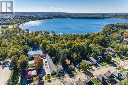 639 YONGE STREET, Midland, Ontario L4R 2E1, Canadá