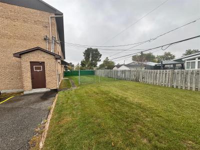 2313  Rue de Beaujolais, Laval (Vimont), Quebec H7K 3L8, Canada