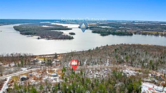 122  Av. Paradise, Mansfield-et-Pontefract, Quebec J0X 1R0, Canada