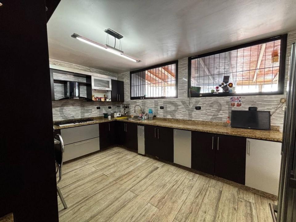 Roble Meche, Caracas, Miranda 1080, Venzuela