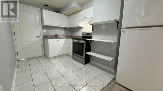 8 NATALIE COURT, Brampton (westgate), Ontario L6S 5T8, Kanada