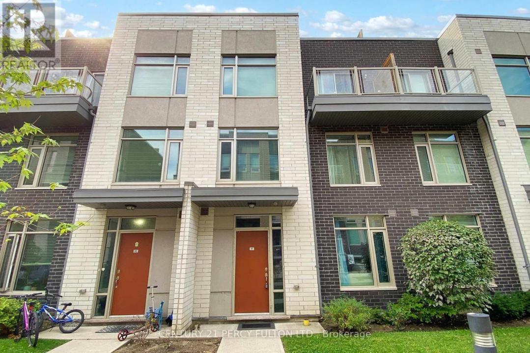 15 APPLEWOOD LANE, Toronto (etobicoke West Mall), Ontario M9C 2Z7, Canada