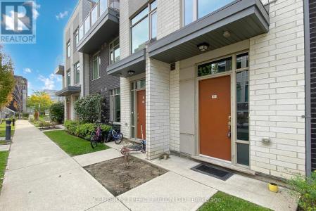 15 APPLEWOOD LANE, Toronto (etobicoke West Mall), Ontario M9C 2Z7, Canada