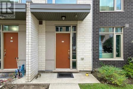 15 APPLEWOOD LANE, Toronto (etobicoke West Mall), Ontario M9C 2Z7, Canada