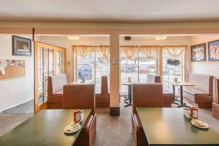 5 Rue Ste-Anne, Sainte-Agathe-des-Monts, Quebec J8C 2L2, Canada