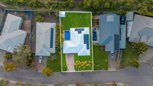 9 Dugong Court, Bushland Beach, QLD 4818, Australia