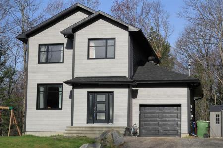 3  Rue de Falun, Cantley, Quebec J8V 2B2, CANADÁ