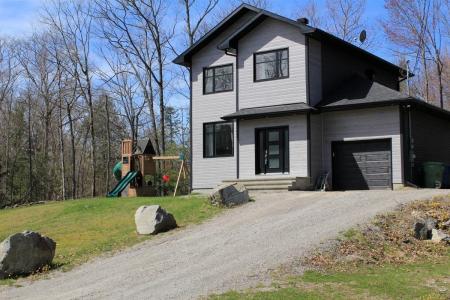 3 Rue de Falun, Cantley, Quebec J8V 2B2, CANADÁ