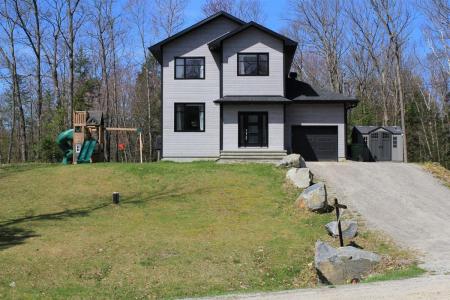 3 Rue de Falun, Cantley, Quebec J8V 2B2, CANADÁ