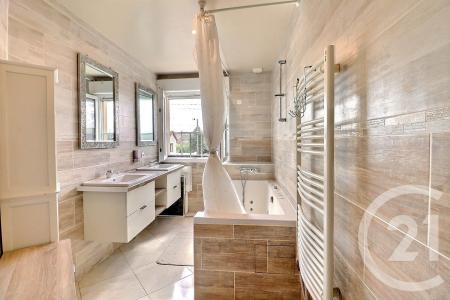 Tremblay En France, イル＝ド＝フランス 93290, アキタン