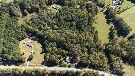 1491 Landrum Road, Columbus, Carolina Do Norte 28722, Estados Unidos