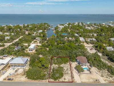 757 W Gulf Beach Dr., St. George Island, フロリダ 32328, アメリカ合衆国