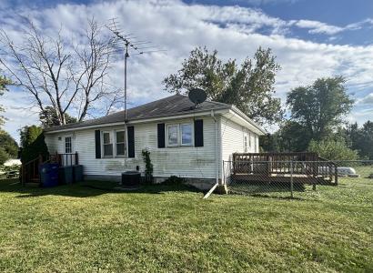 897 20th Avenue, Roseville, Illinois 61473, USA