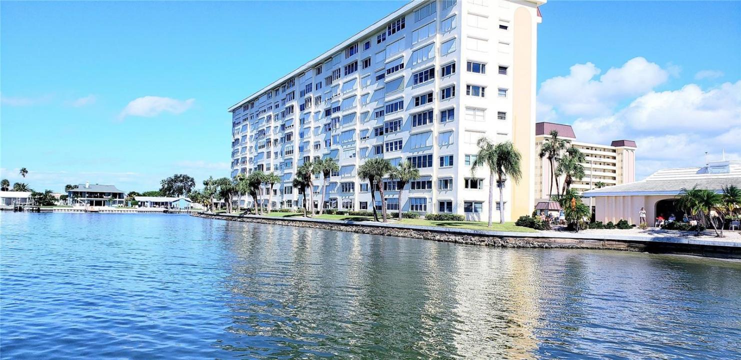 4750 Cove Cr. #304, St. Petersburg, Florida 33708