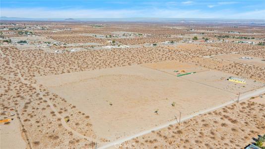 11111 W Johnson Road, Phelan, Califórnia 92371, Estados Unidos