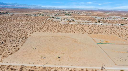 11111 W Johnson Road, Phelan, Califórnia 92371, Estados Unidos