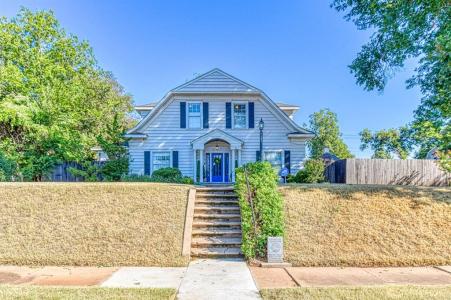 1016 W Kansas Avenue, Chickasha, אוקלהומה 73018, ארצות הברית של אמריקה