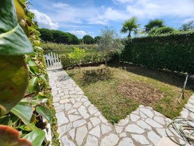 Gjiri I Lalzit, Durrës, Albania