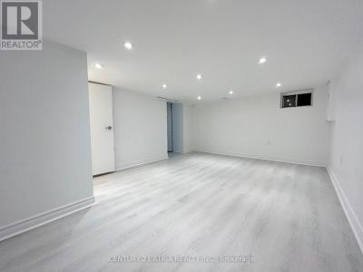 182 JOHN STREET, Hamilton (beasley), Ontario L8L 4P2, Canada