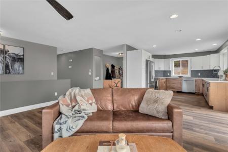 6011 OYAMA LAKE ROAD, Lake Country, Британская Колумбия V4V 2C9, Канада