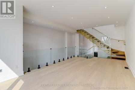 29B CHRYESSA AVENUE, Toronto (rockcliffe-smythe), オンタリオ M6N 4T4, カナダ