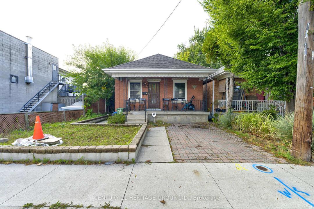 13 CAMERON AVENUE N, Hamilton, Ontario L8H 4Y9, Canadá