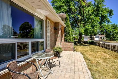 32 LONSDALE PLACE, Barrie, Ontario L4M 4J1, CANADÁ