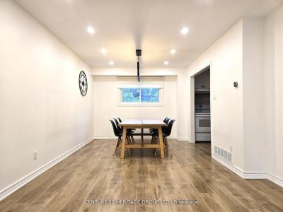 897 CALDWELL STREET, Newmarket, Ontario L3Y 5R8, CANADÁ