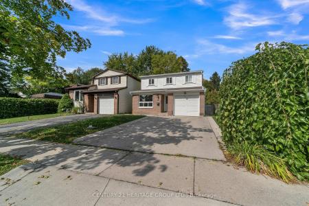 24 SPRINGHEAD GARDENS, Richmond Hill, Ontario L4C 5B9, Canadá