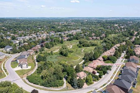 152 CRANBERRY LANE, Aurora, Ontario L4G 5Z4, Canada