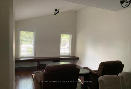 100 BEDDOE DRIVE, Hamilton, Ontario L8P 4Z2, Canada