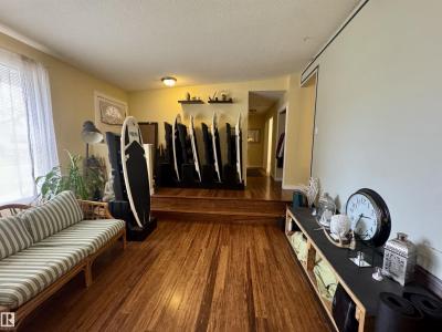 13 ALDERWOOD CRESCENT, Sherwood Park, Alberta T8A 0K4, Canada