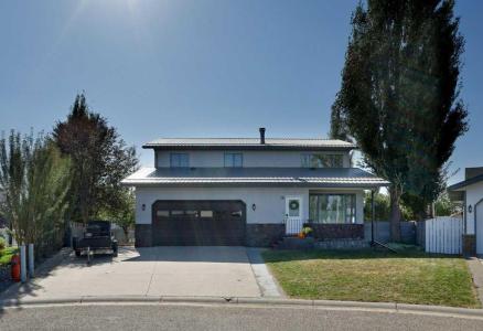 26 PRINCESS PLACE W, Duchess, Alberta T0J 0Z0, Canada