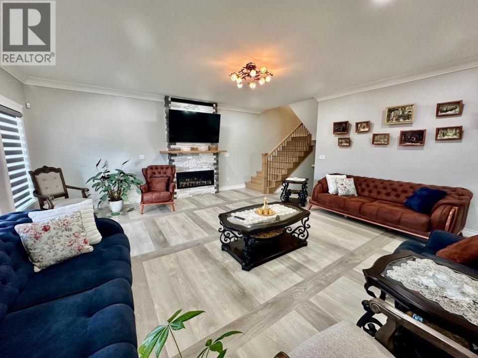 8304 81 STREET, Fort St. John, Colúmbia Britânica V1J 0P6, Canadá