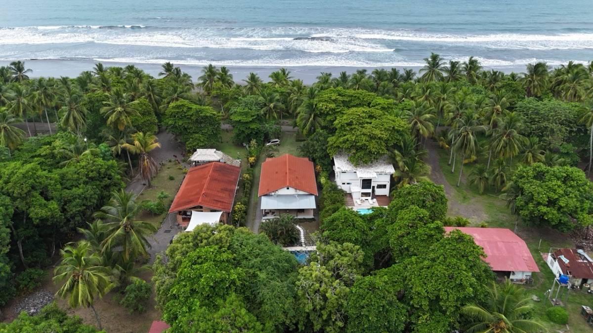 Palo Seco Beach , Parrita Parrita, Puntarenas 60901, Costa Rica