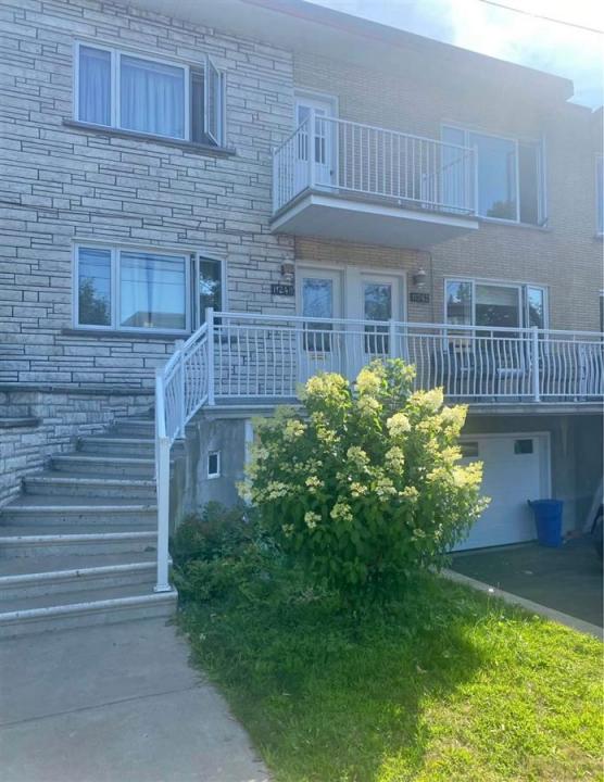 11242  Rue De St-Réal, Montréal (Ahuntsic-Cartierville), ケベック H3M 2Y4, カナダ