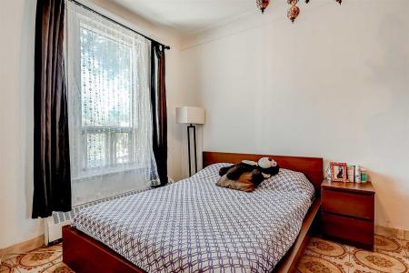 7390-7392  Rue des Écores, Montréal (Villeray/Saint-Michel/Parc-Extension), Quebec H2E 2W2, Canada