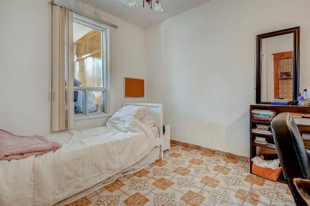 7390-7392  Rue des Écores, Montréal (Villeray/Saint-Michel/Parc-Extension), Quebec H2E 2W2, Canada