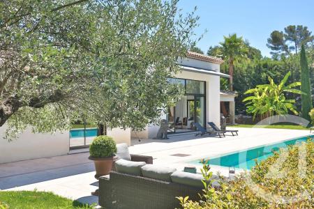 Roquefort Les Pins, Provence-Alpes-Côte D'Azur 06330, Francia