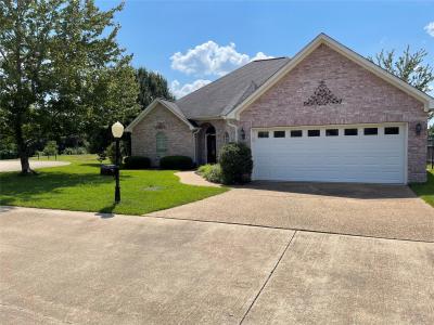 2027 Meadow Bend, Shreveport, Louisiana 71118, USA