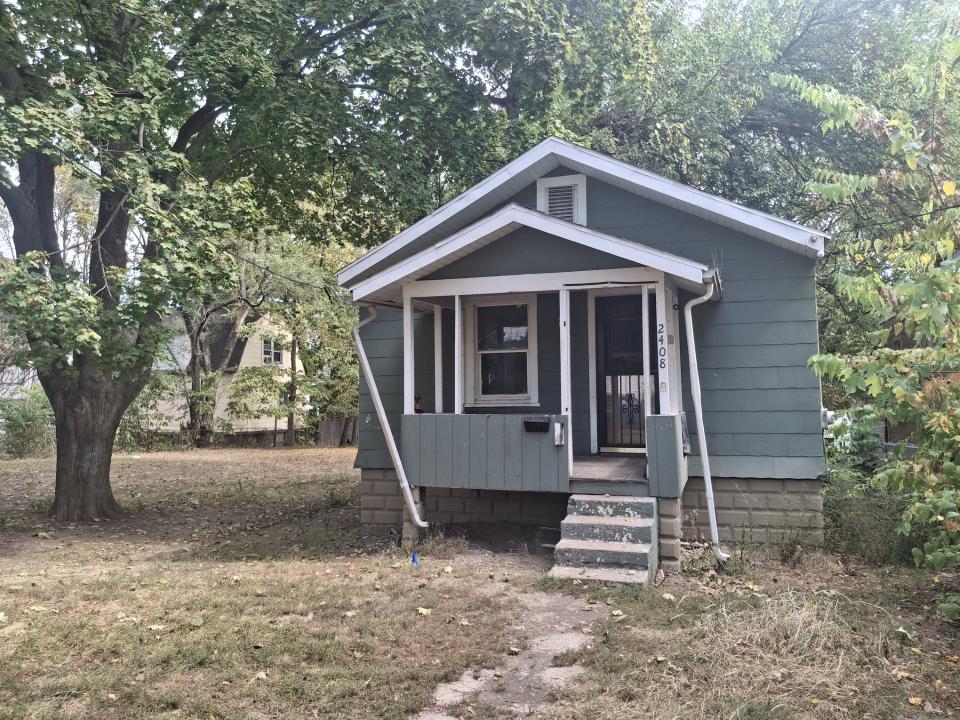 2408 NE Monroe, Peoria, Illinois 61603, USA