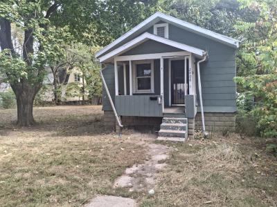 2408 NE Monroe, Peoria, Illinois 61603, USA