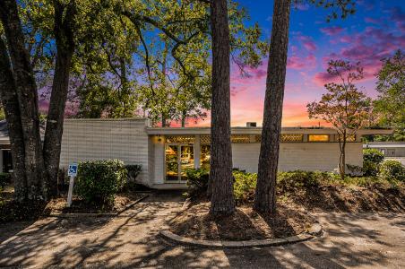 907 Bell St., Conway, SC 29526, USA