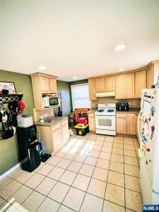 72 Front , 2nd floor, North Arlington, 뉴져지 07031, 미국