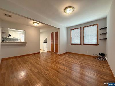 446 Post Avenue , 2, Lyndhurst, 뉴져지 07071, 미국